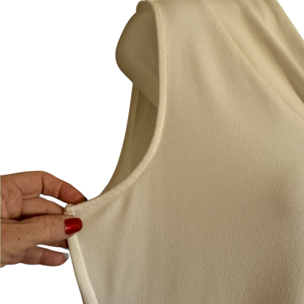 Chico's Ivory Sleeveless V-Neck Detail  Shell/Blouse    LARGE     # L - Picture 3 of 6